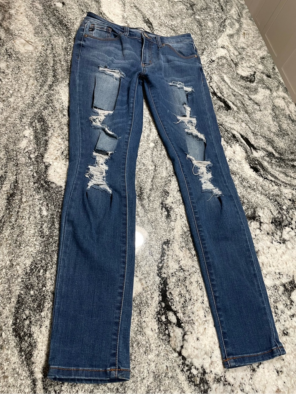 KanCan skinny blue jeans